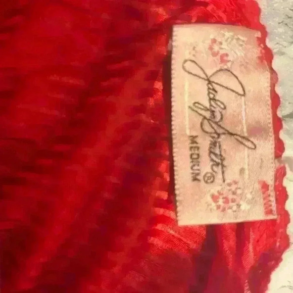 Vintage 80s Red Jaclyn Smith Lace Ruffle Tank Deep V - Picture 6 of 7